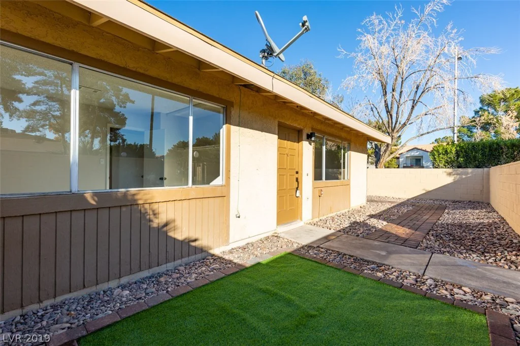 2241 TALL PINE, Las Vegas, NV 89108