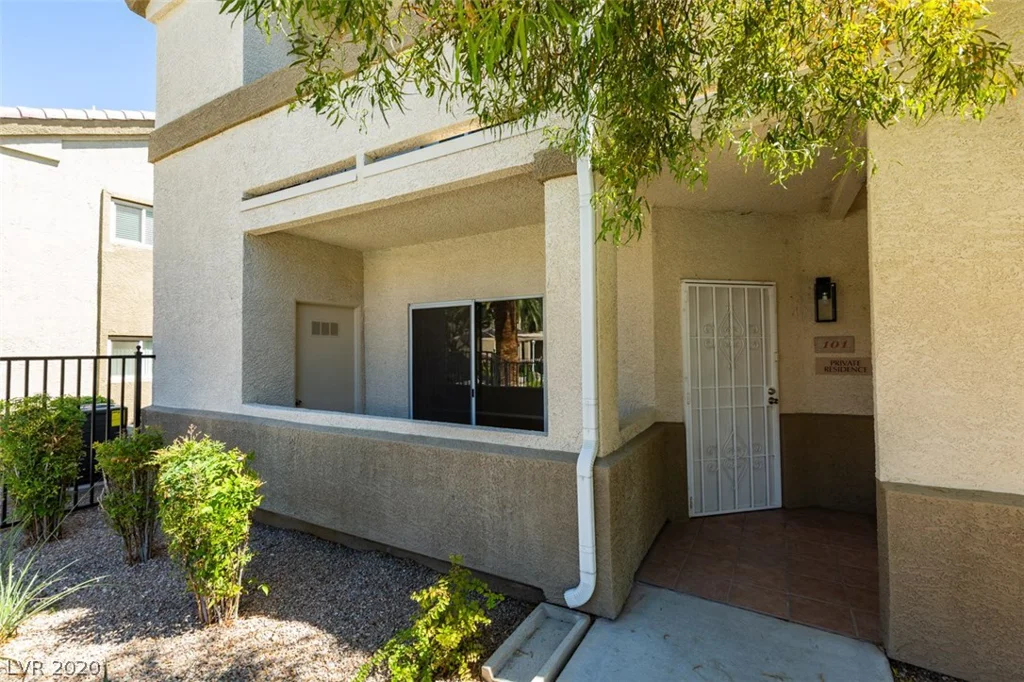 3925 Lazy Pine, Las Vegas, NV 89108