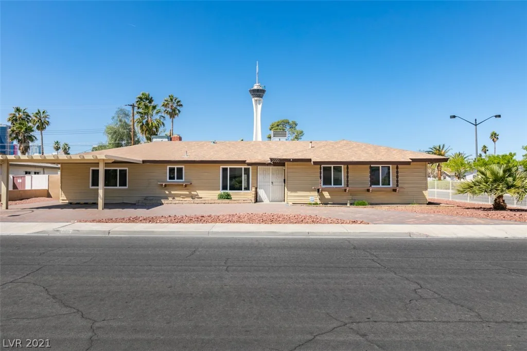 2000 Cordova, Las Vegas, NV 89104