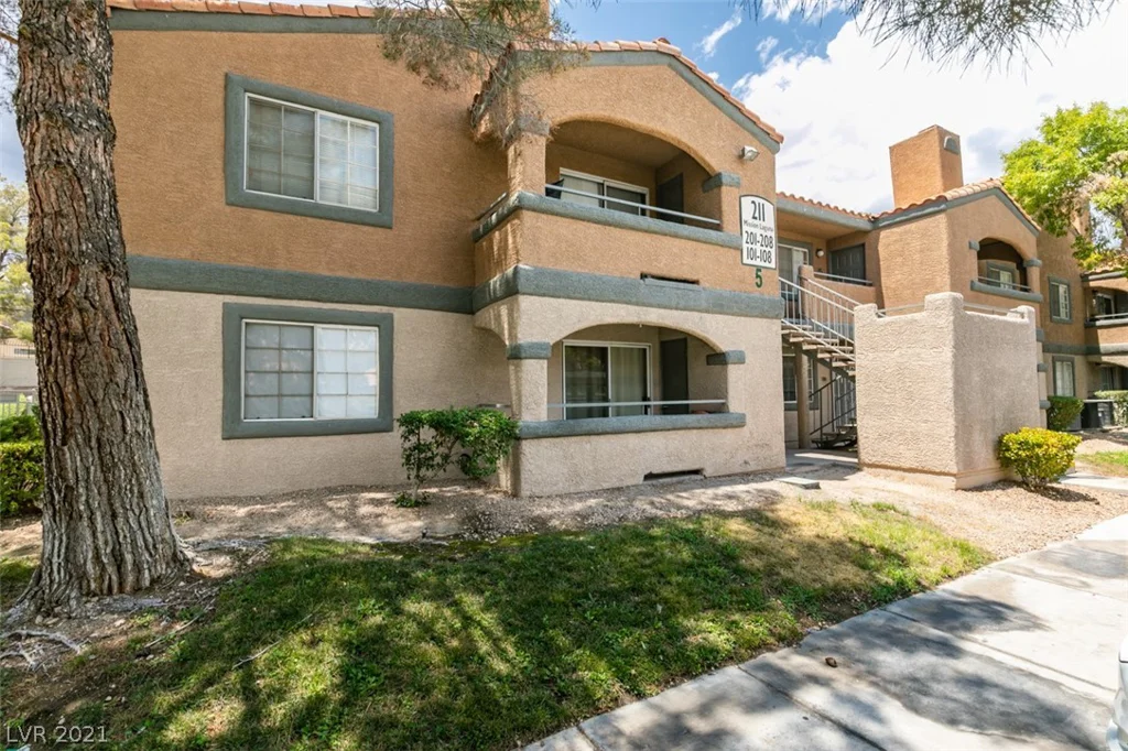 211 Mission Laguna, Las Vegas, NV 89107
