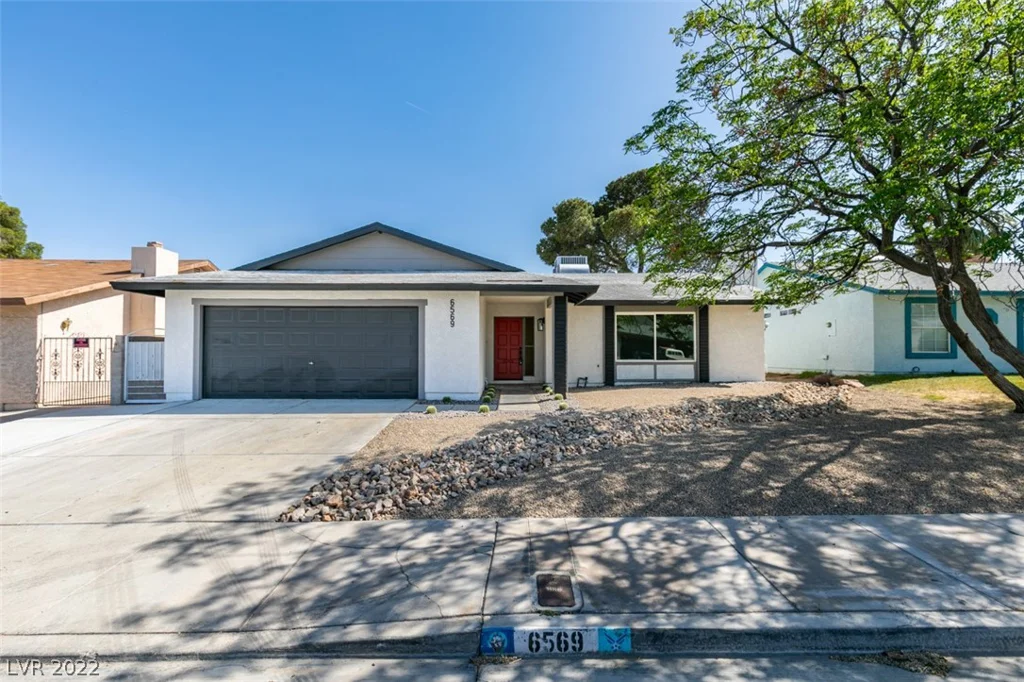 6569 Larchwood, Las Vegas, NV 89103