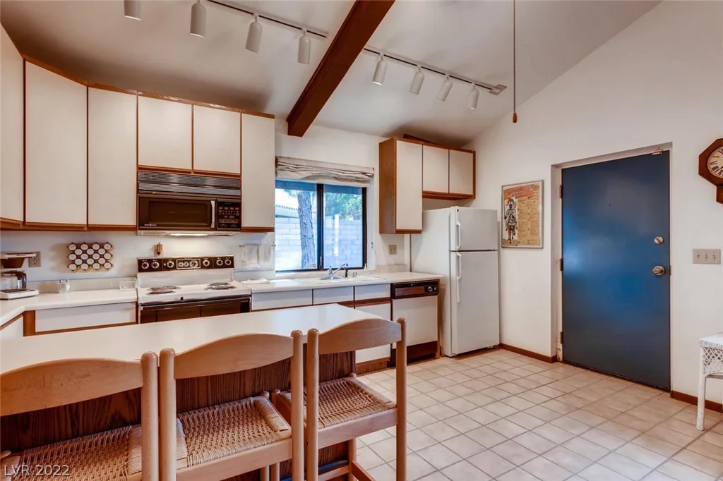 7080 Pecos, Las Vegas, NV 89120