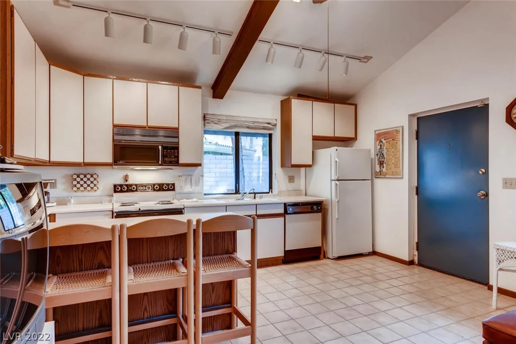 7080 Pecos, Las Vegas, NV 89120