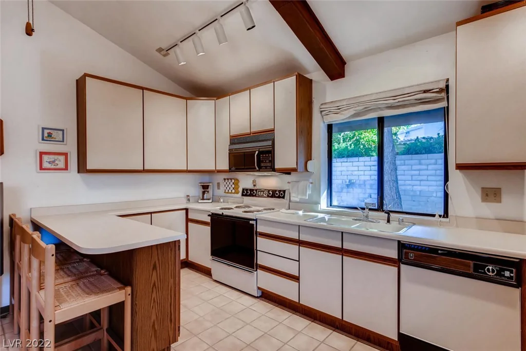 7080 Pecos, Las Vegas, NV 89120