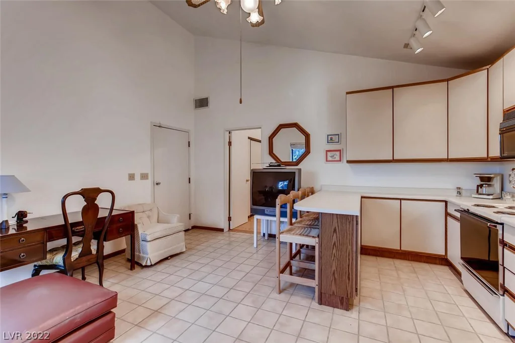 7080 Pecos, Las Vegas, NV 89120