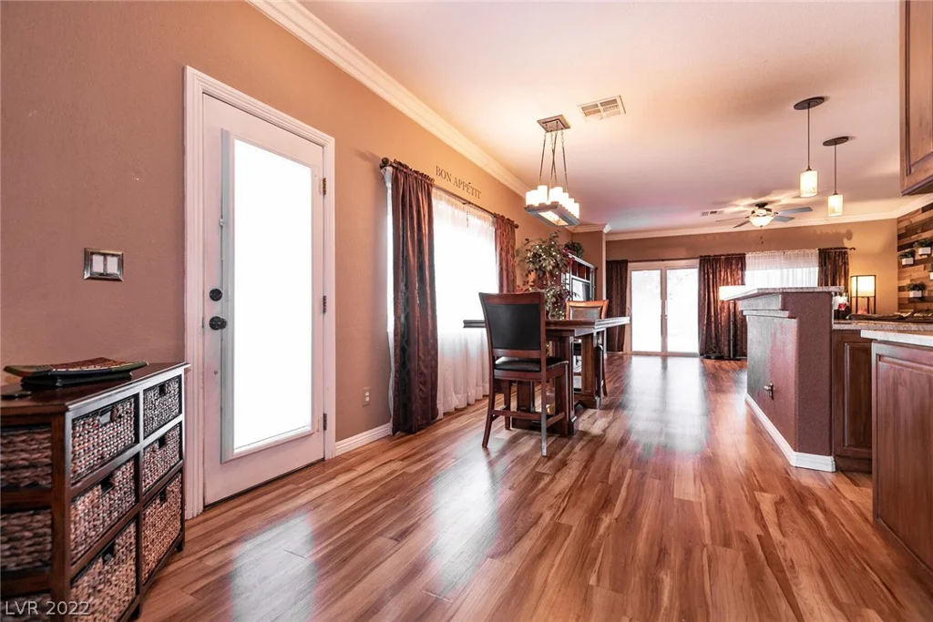 8868 Sparkling Creek, Las Vegas, NV 89143
