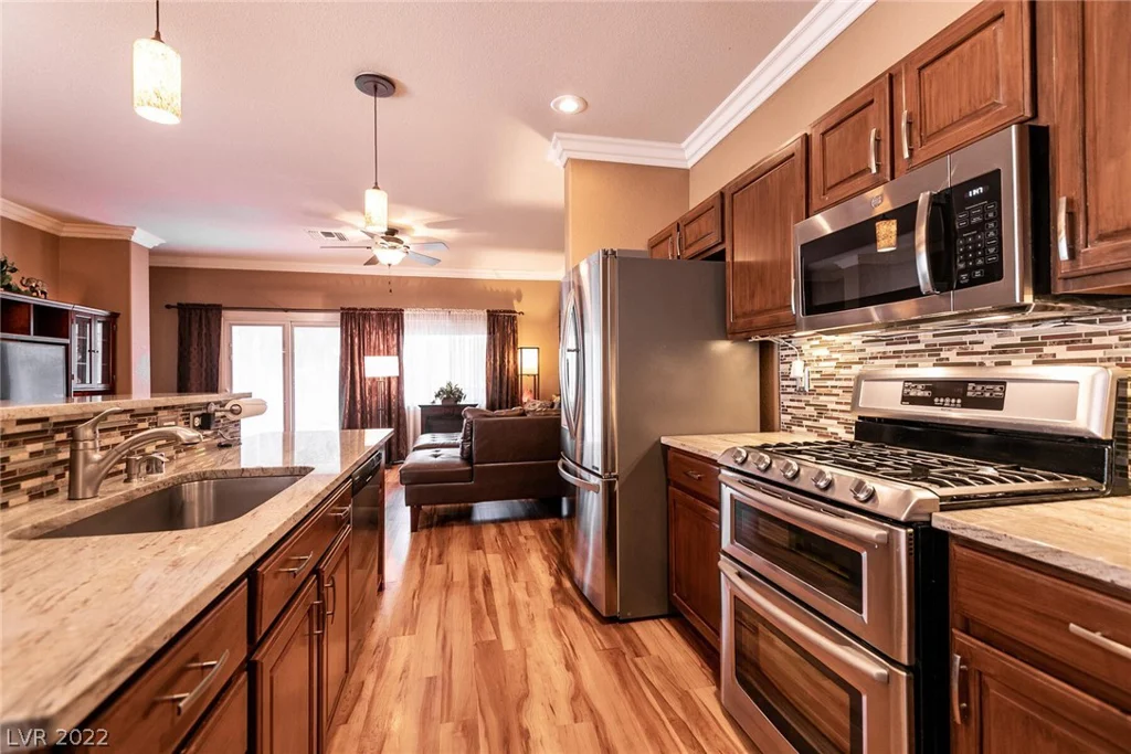 8868 Sparkling Creek, Las Vegas, NV 89143