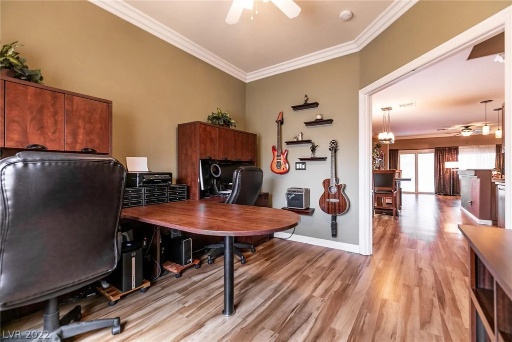8868 Sparkling Creek, Las Vegas, NV 89143