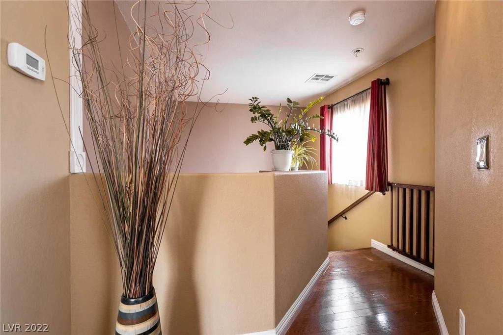 8868 Sparkling Creek, Las Vegas, NV 89143