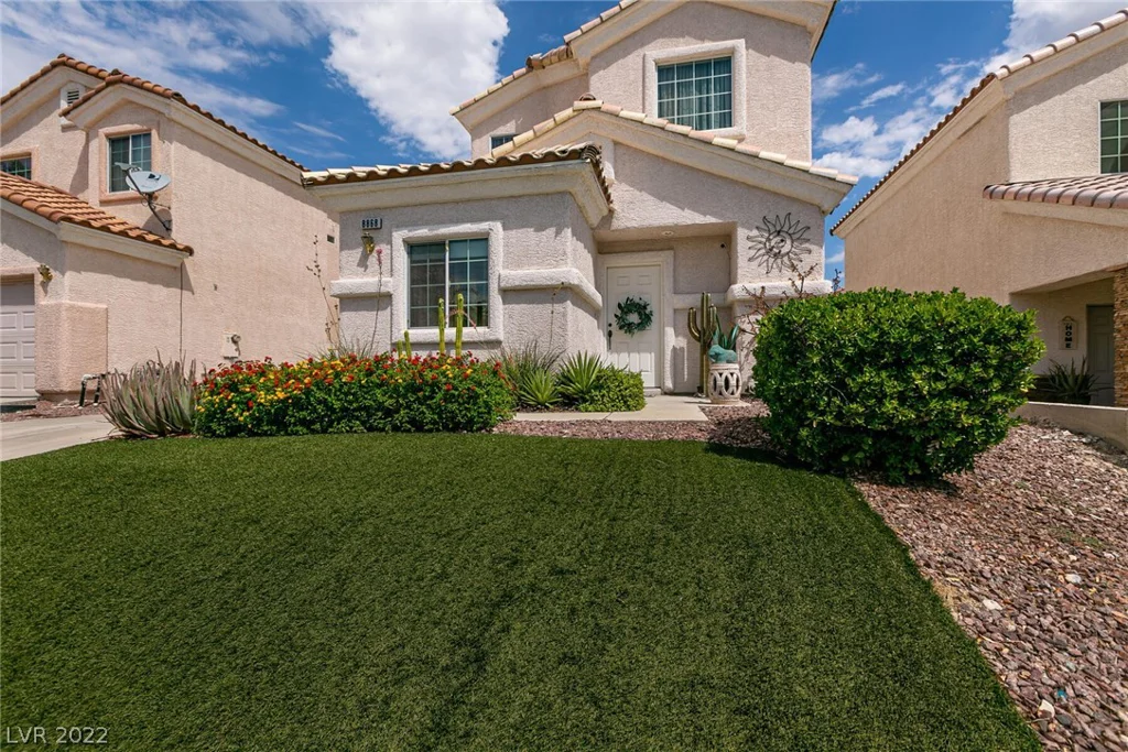 8868 Sparkling Creek, Las Vegas, NV 89143