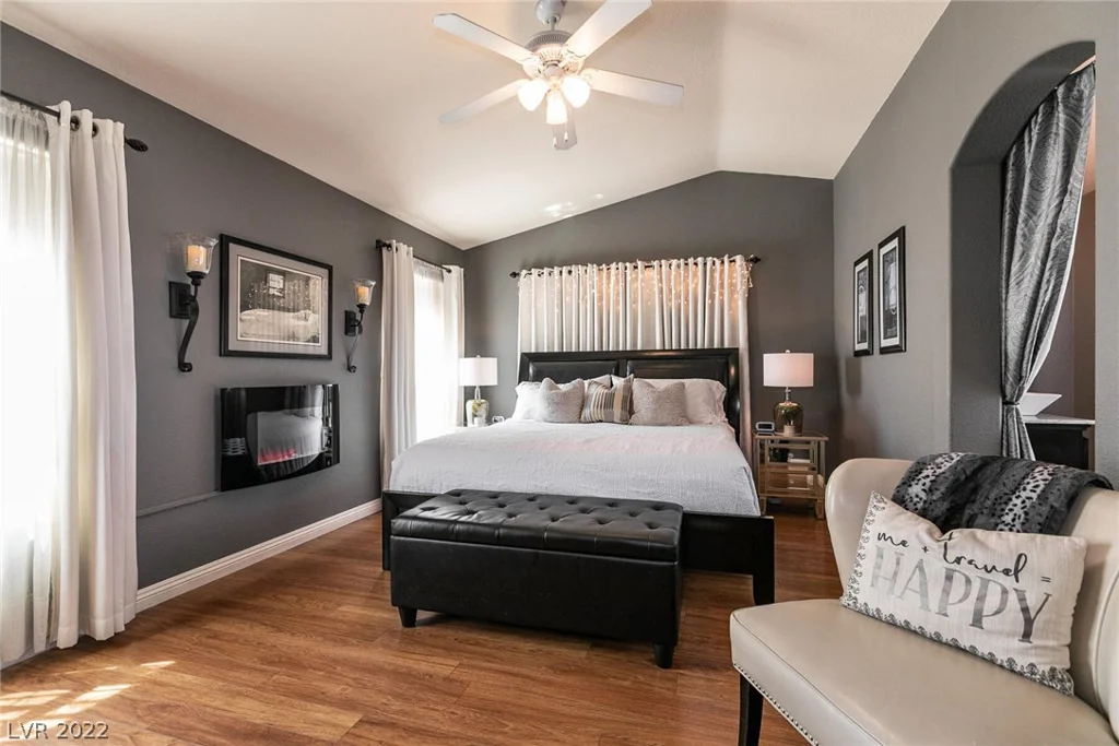 8868 Sparkling Creek, Las Vegas, NV 89143