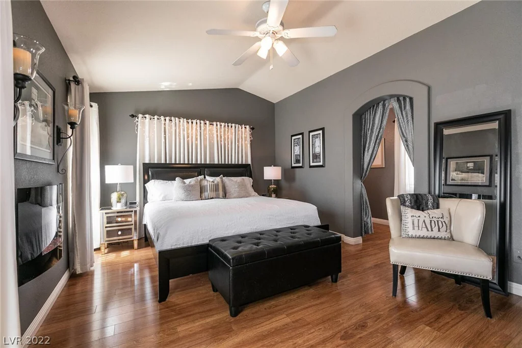 8868 Sparkling Creek, Las Vegas, NV 89143