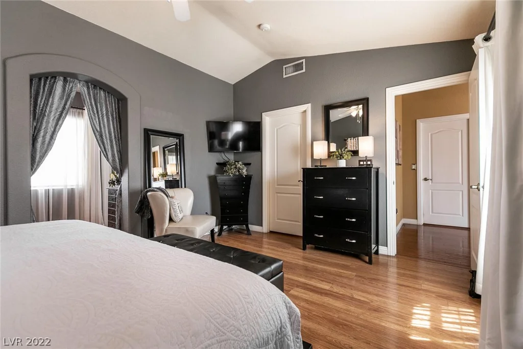 8868 Sparkling Creek, Las Vegas, NV 89143