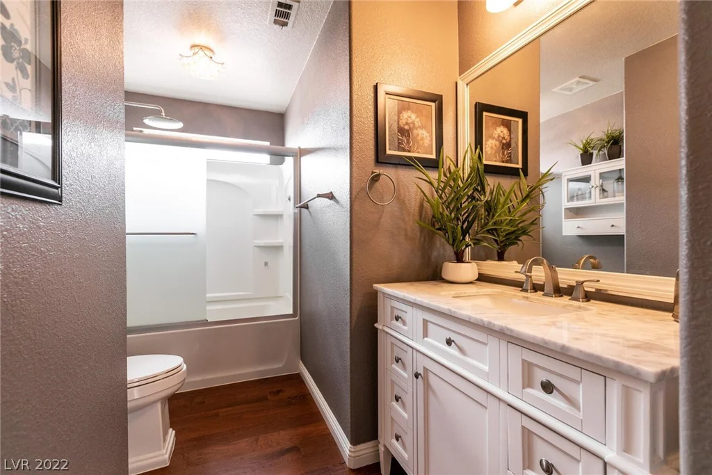 8868 Sparkling Creek, Las Vegas, NV 89143
