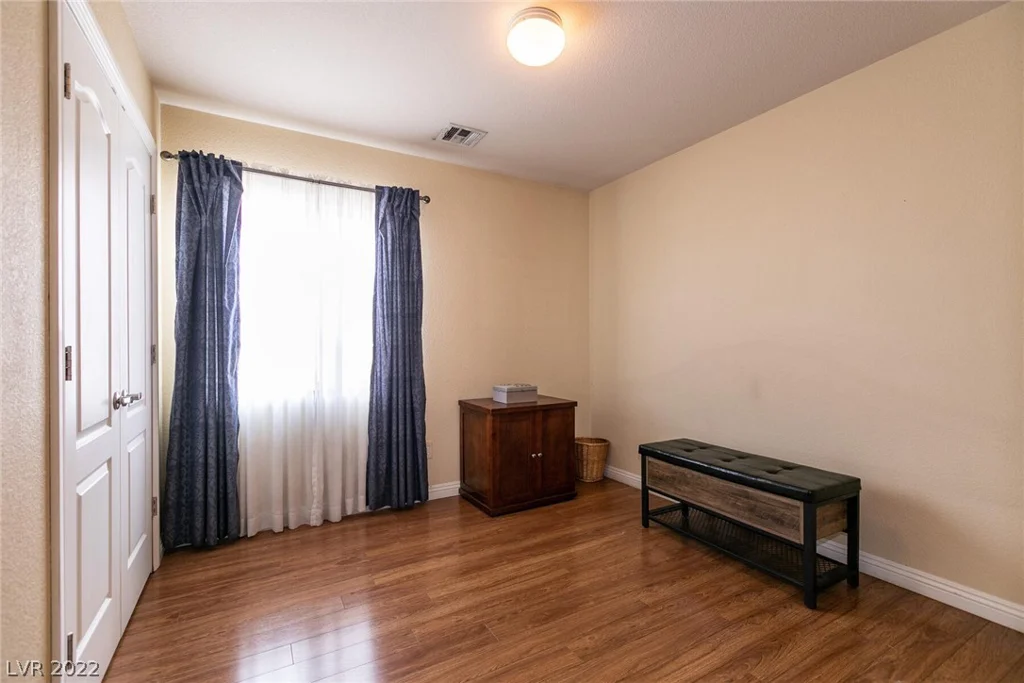 8868 Sparkling Creek, Las Vegas, NV 89143