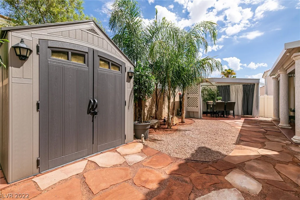 8868 Sparkling Creek, Las Vegas, NV 89143