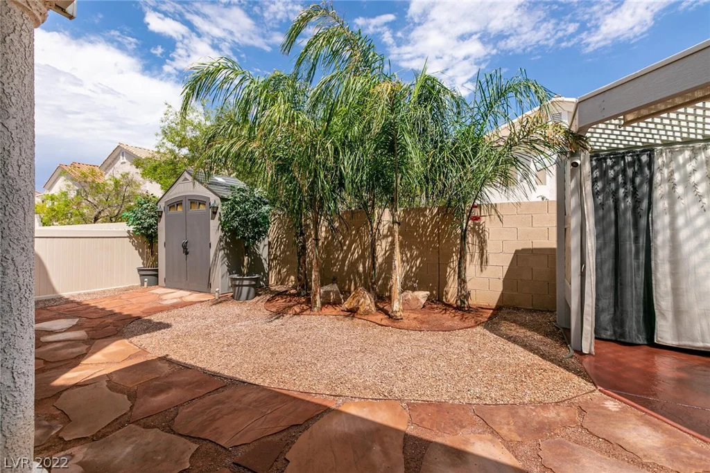 8868 Sparkling Creek, Las Vegas, NV 89143