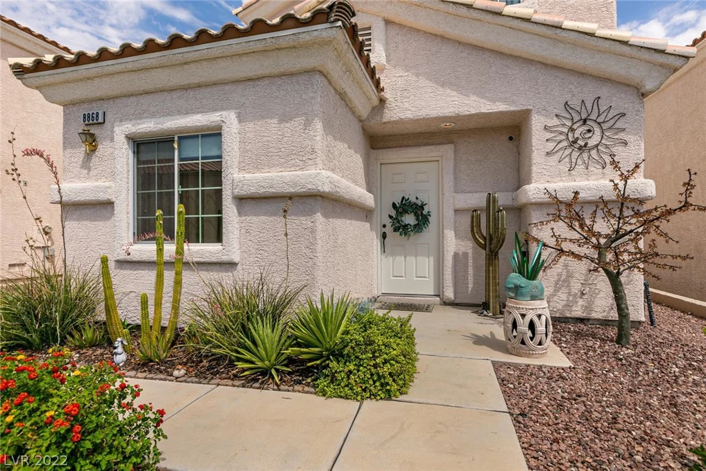 8868 Sparkling Creek, Las Vegas, NV 89143