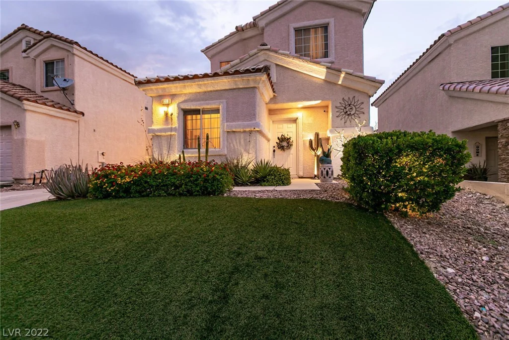 8868 Sparkling Creek, Las Vegas, NV 89143