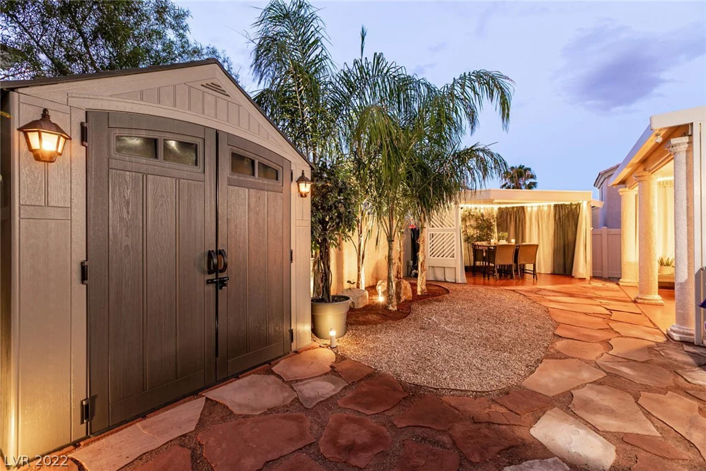 8868 Sparkling Creek, Las Vegas, NV 89143