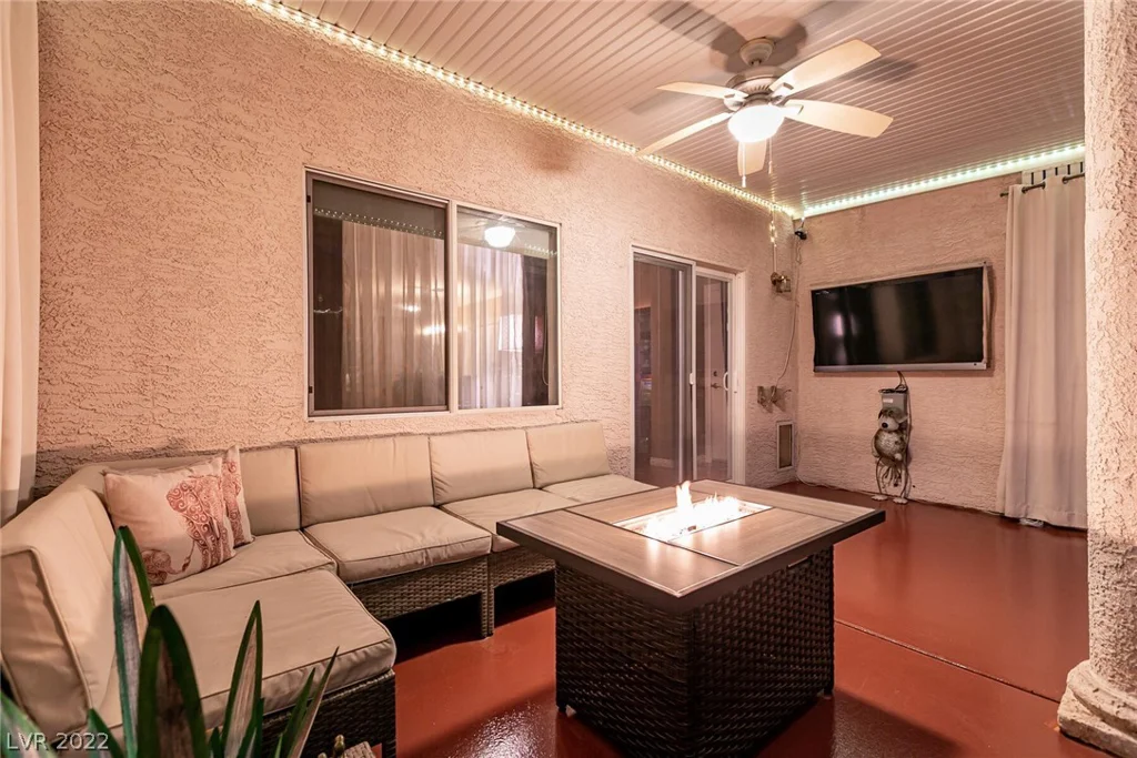 8868 Sparkling Creek, Las Vegas, NV 89143