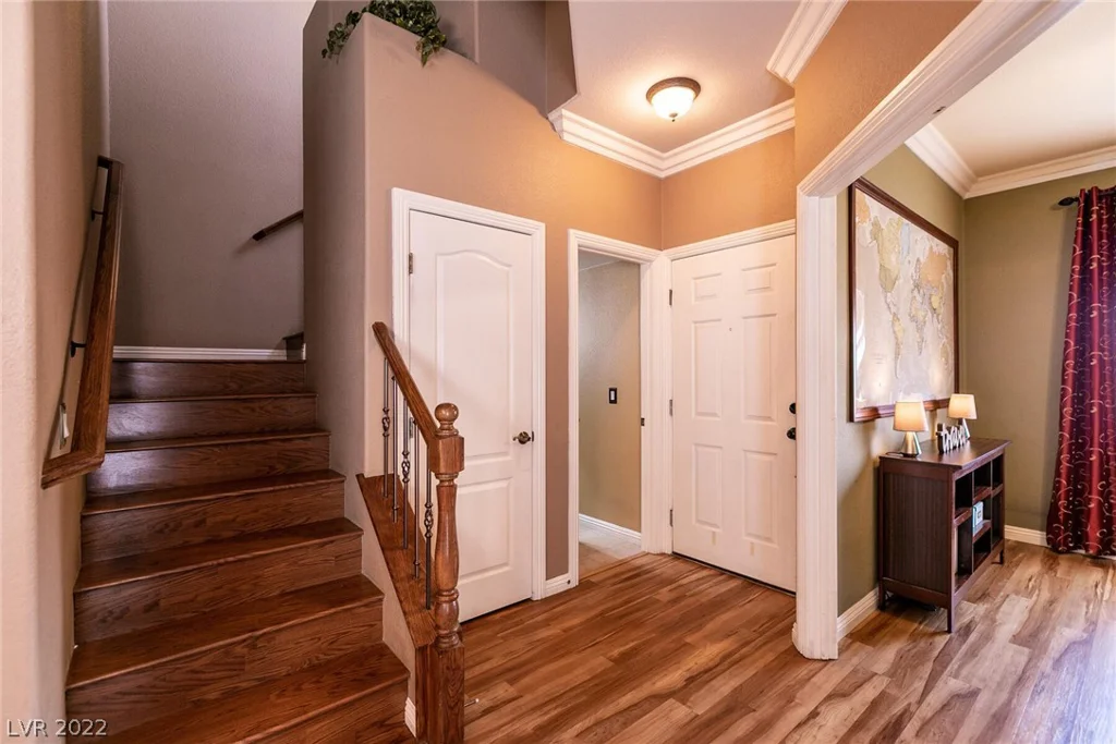 8868 Sparkling Creek, Las Vegas, NV 89143
