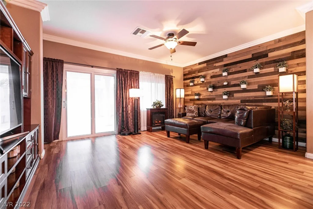 8868 Sparkling Creek, Las Vegas, NV 89143