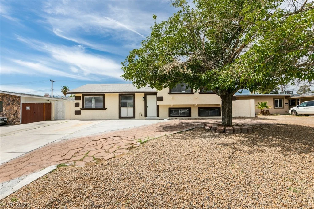 5909 Washington, Las Vegas, NV 89107