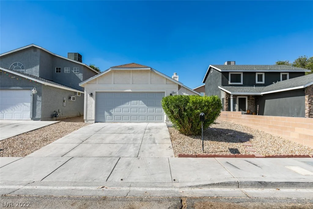 5812 Whispering Pine, Las Vegas, NV 89142