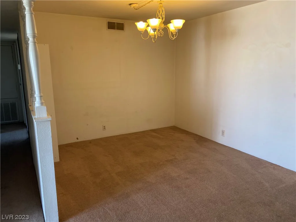 750 Royal Crest, Las Vegas, NV 89169