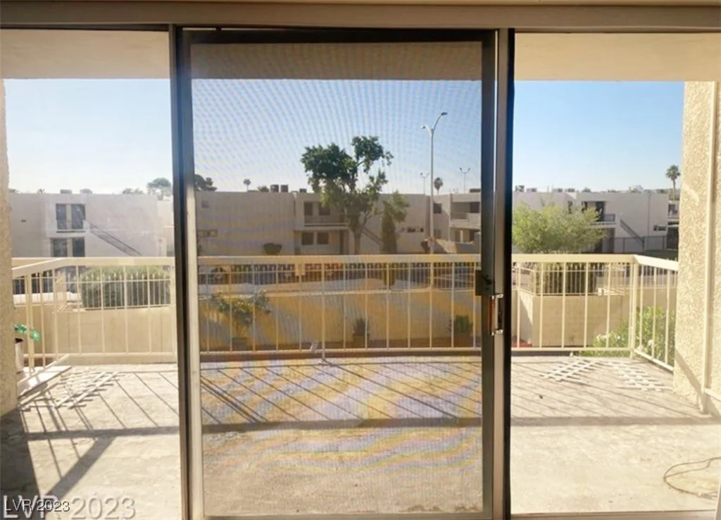 750 Royal Crest, Las Vegas, NV 89169