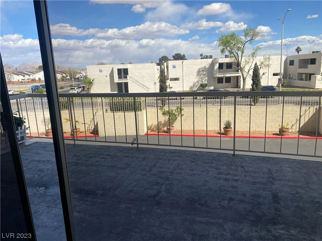 750 Royal Crest, Las Vegas, NV 89169