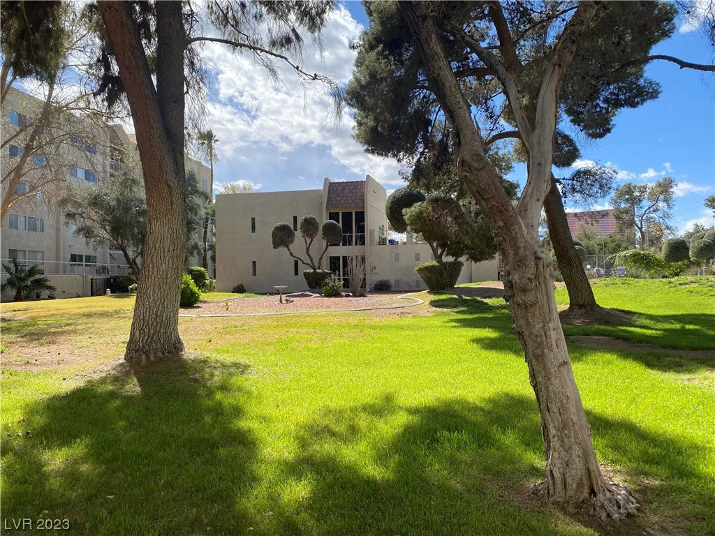 750 Royal Crest, Las Vegas, NV 89169