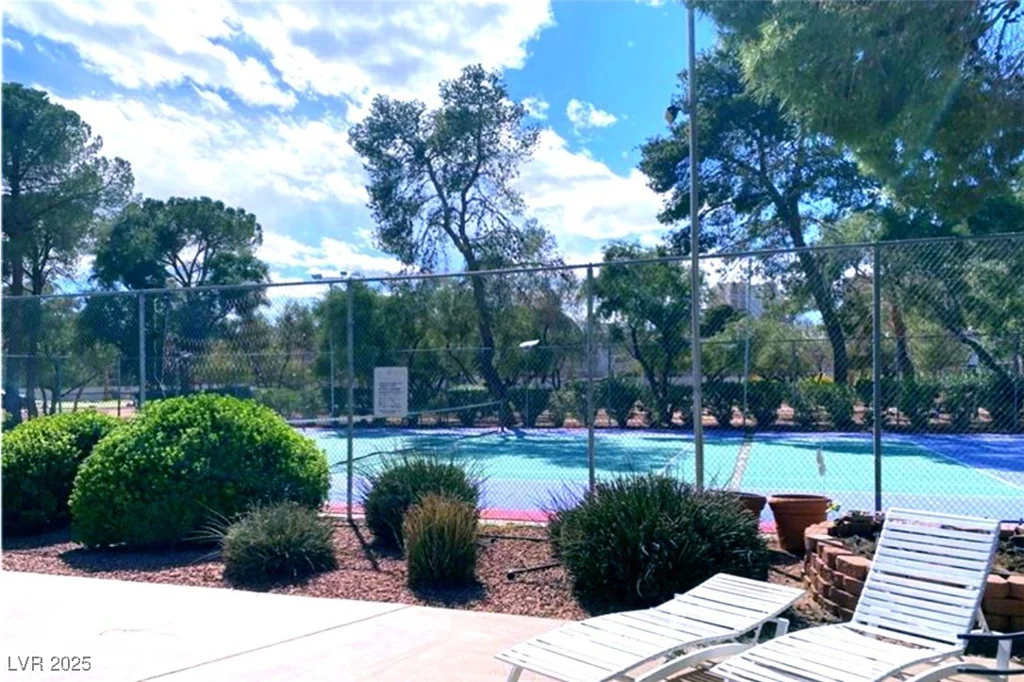 750 Royal Crest, Las Vegas, NV 89169