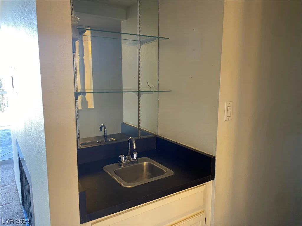 750 Royal Crest, Las Vegas, NV 89169