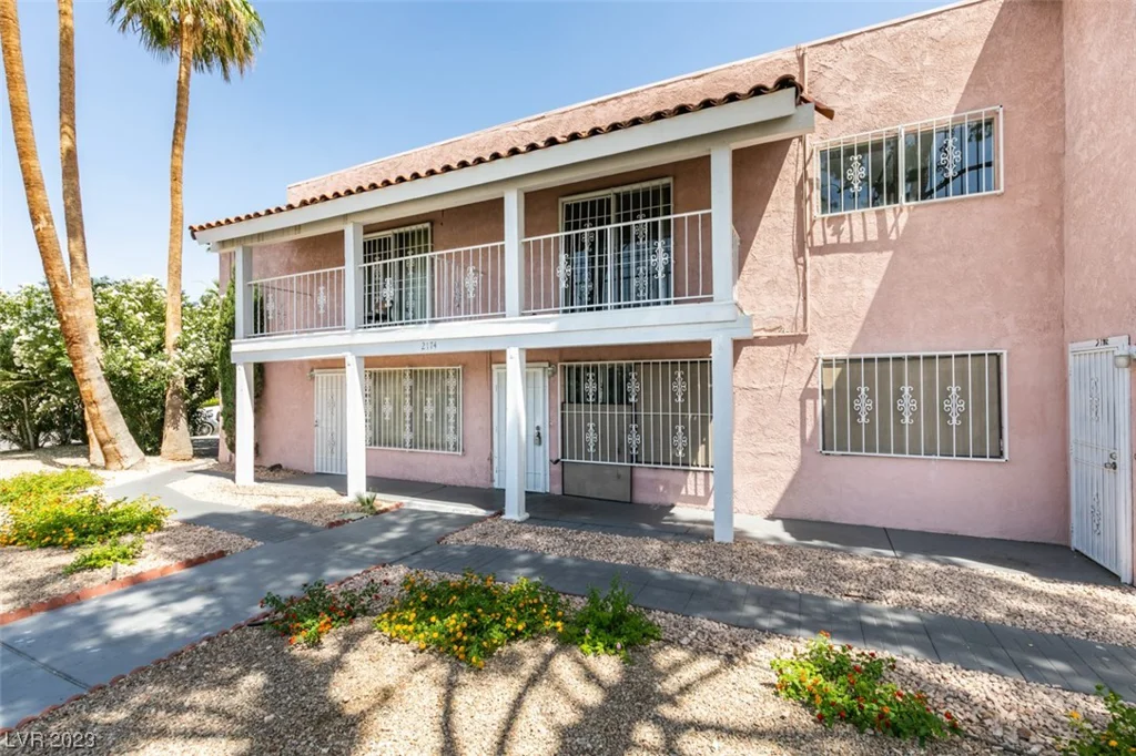 2174 Desert Inn, Las Vegas, NV 89169