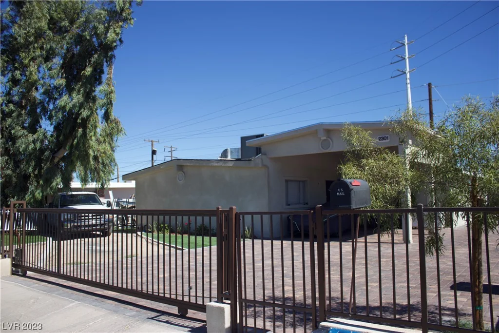 2301 17th, Las Vegas, NV 89104