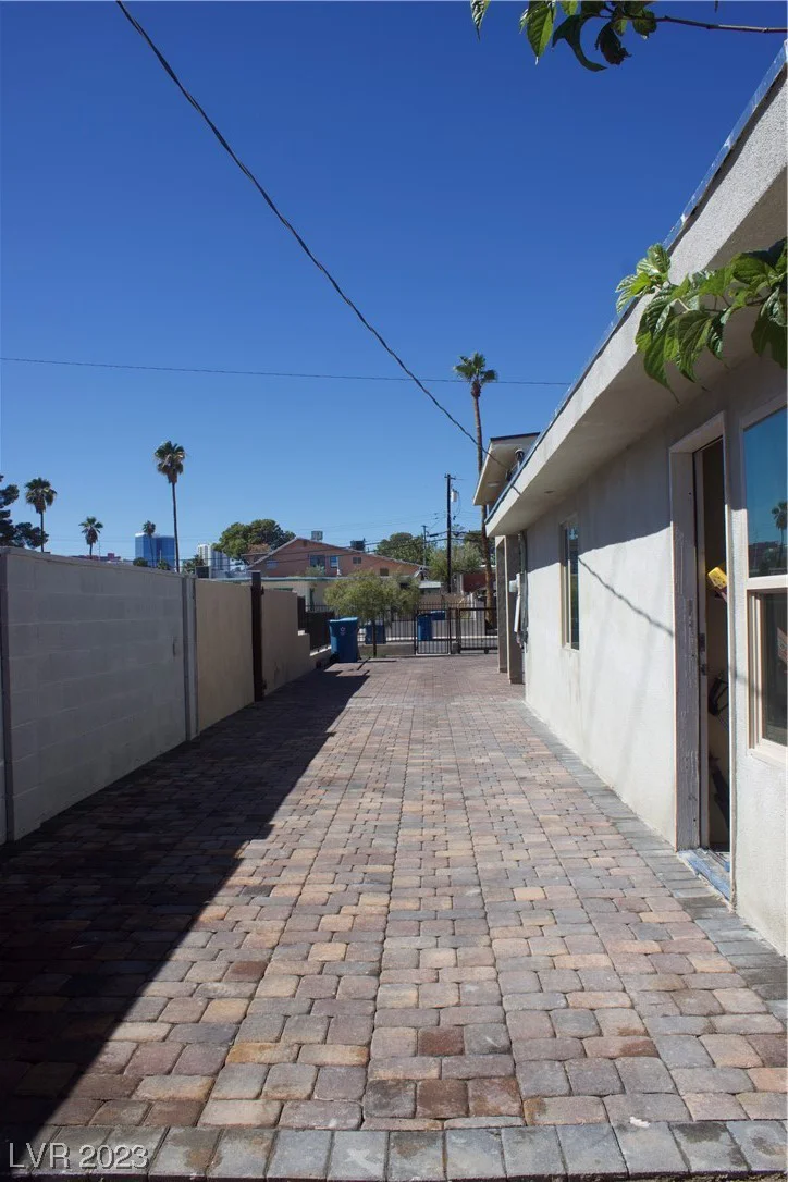 2301 17th, Las Vegas, NV 89104