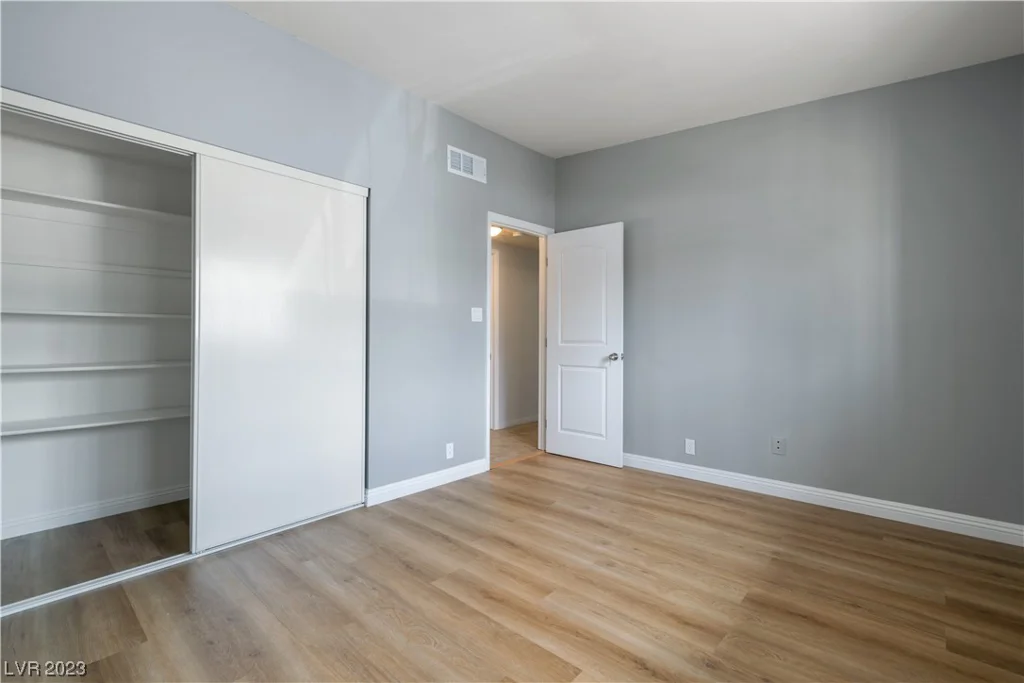 2301 17th, Las Vegas, NV 89104