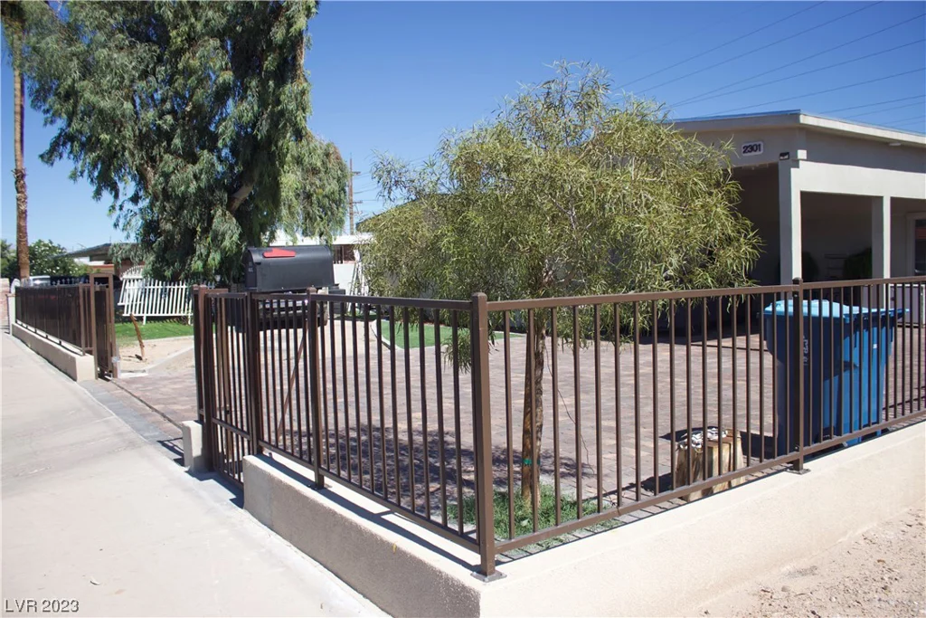 2301 17th, Las Vegas, NV 89104