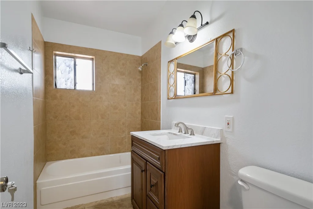 2301 17th, Las Vegas, NV 89104