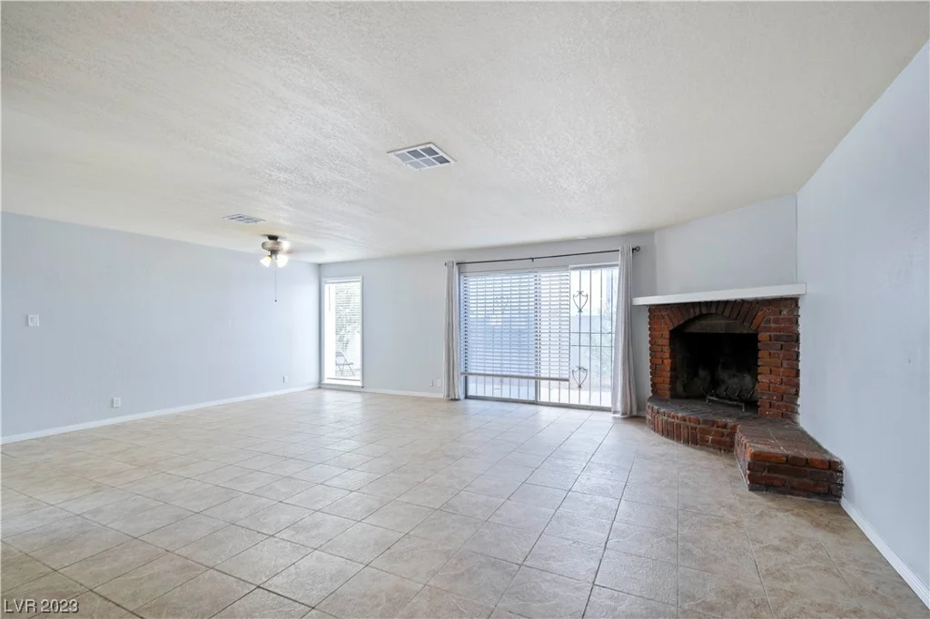2301 17th, Las Vegas, NV 89104