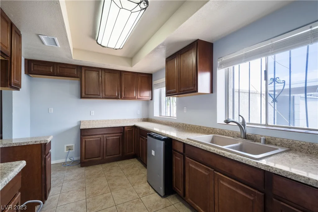 2301 17th, Las Vegas, NV 89104