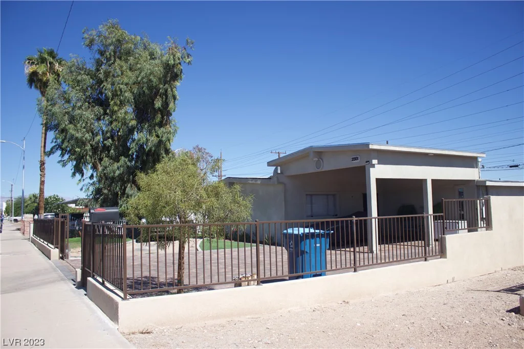 2301 17th, Las Vegas, NV 89104