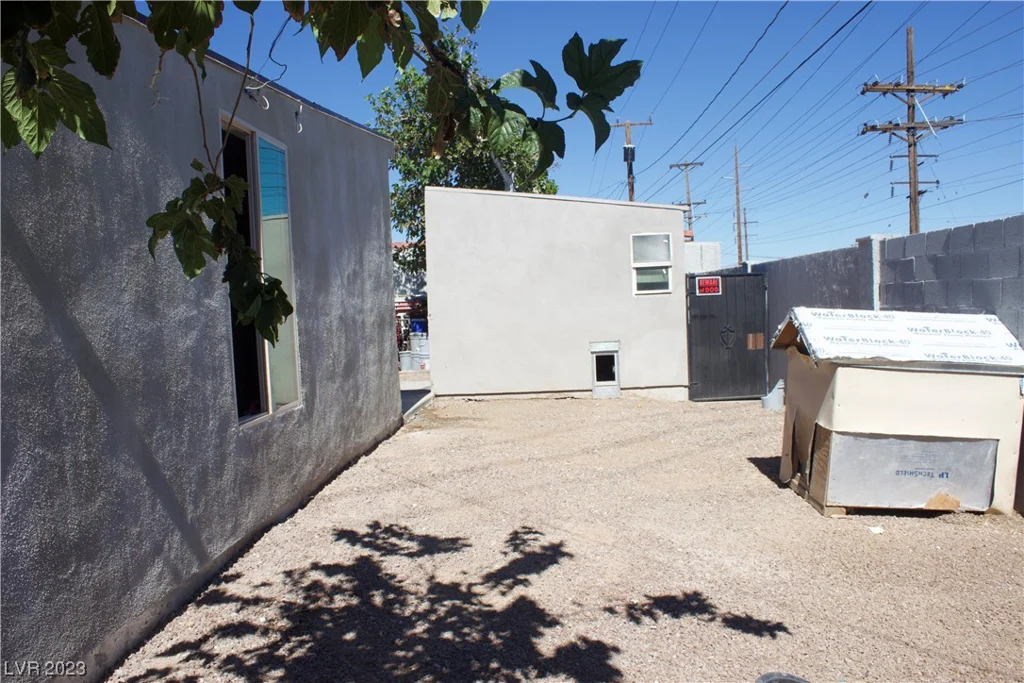 2301 17th, Las Vegas, NV 89104