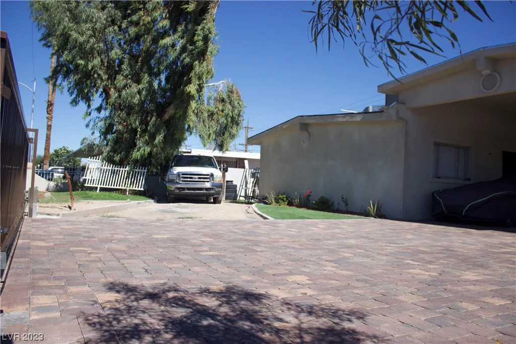2301 17th, Las Vegas, NV 89104