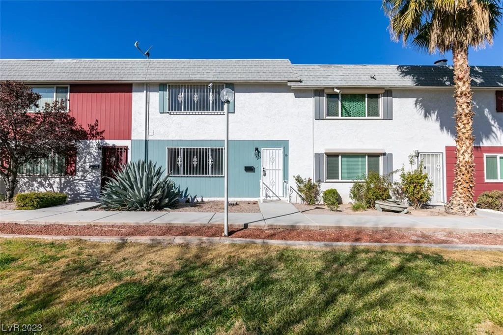 184 Greenbriar Townhouse, Las Vegas, NV 89121