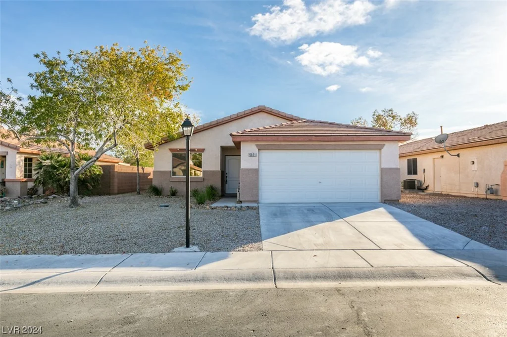5021 River Splash, Las Vegas, NV 89131