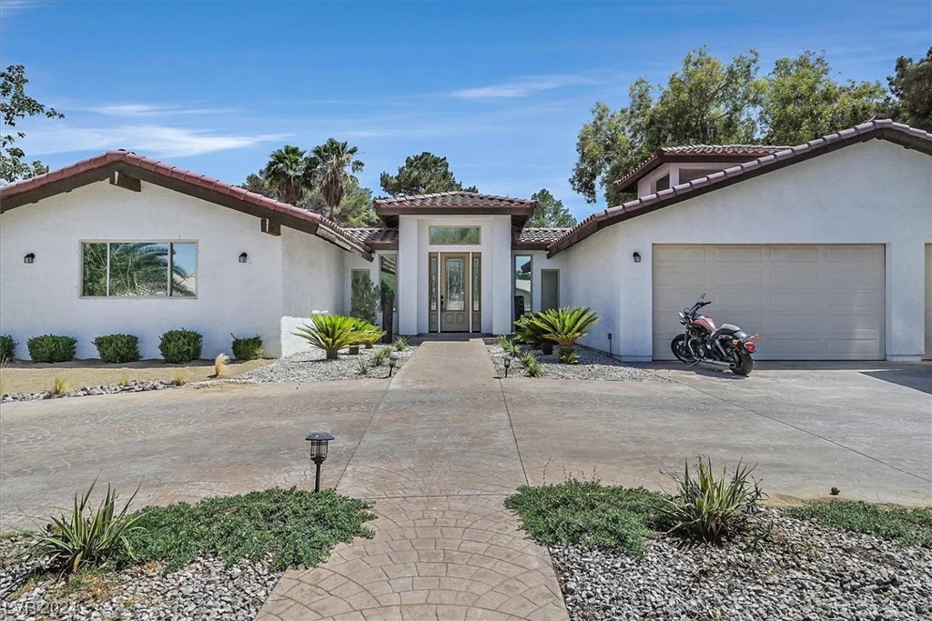 3815 Callahan, Las Vegas, NV 89120