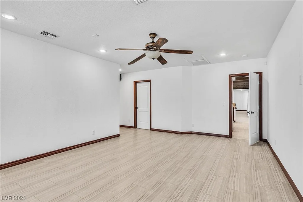 3815 Callahan, Las Vegas, NV 89120
